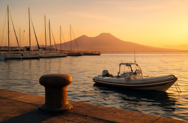 Rischio di disagi per logistica e soccorsi a Napoli per America’s Cup senza ormeggi definitivi