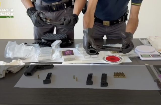 Armi in bottega, giornate normali rese pericolose: il segnale che non si vede nelle notizie