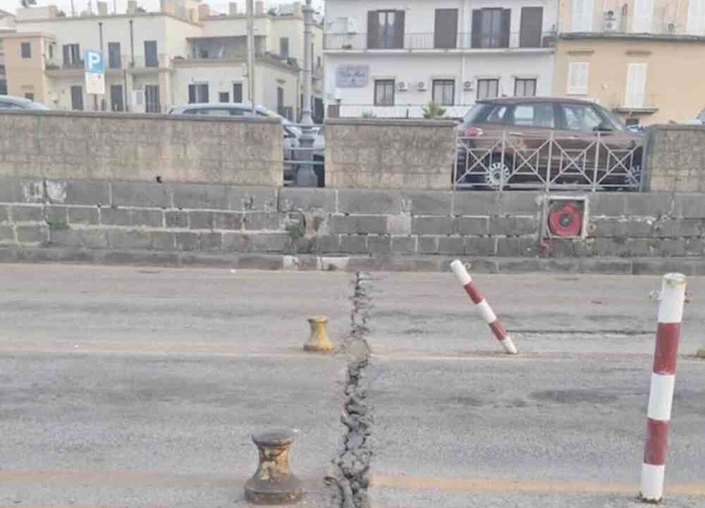 Domani riapre il porto di Pozzuoli, ma persistono criticità in città