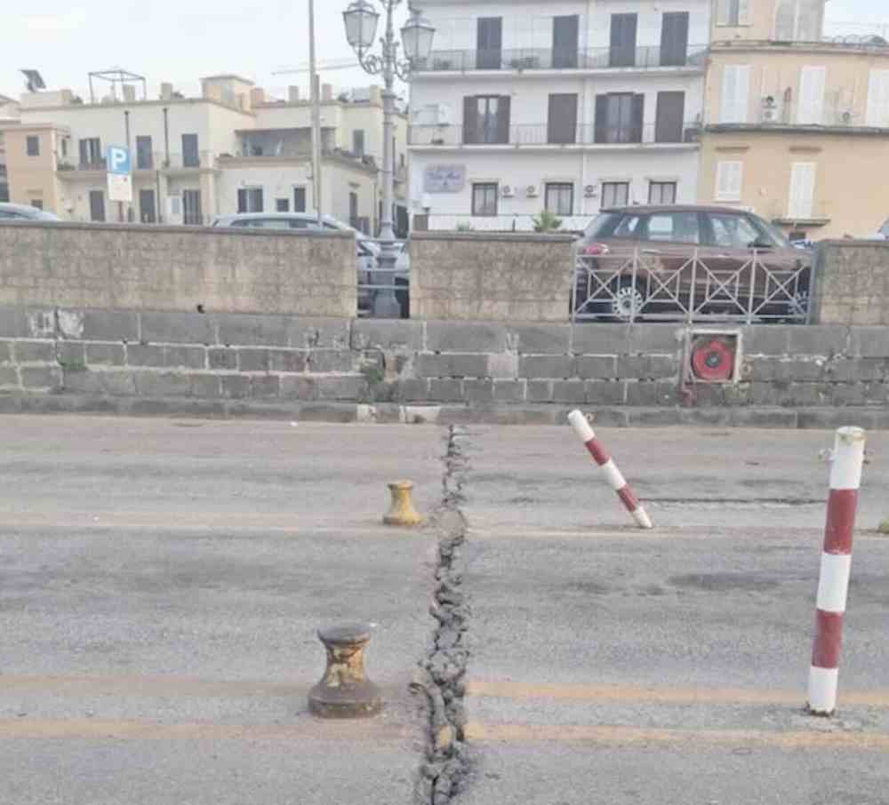 Domani riapre il porto di Pozzuoli, ma persistono criticità in città