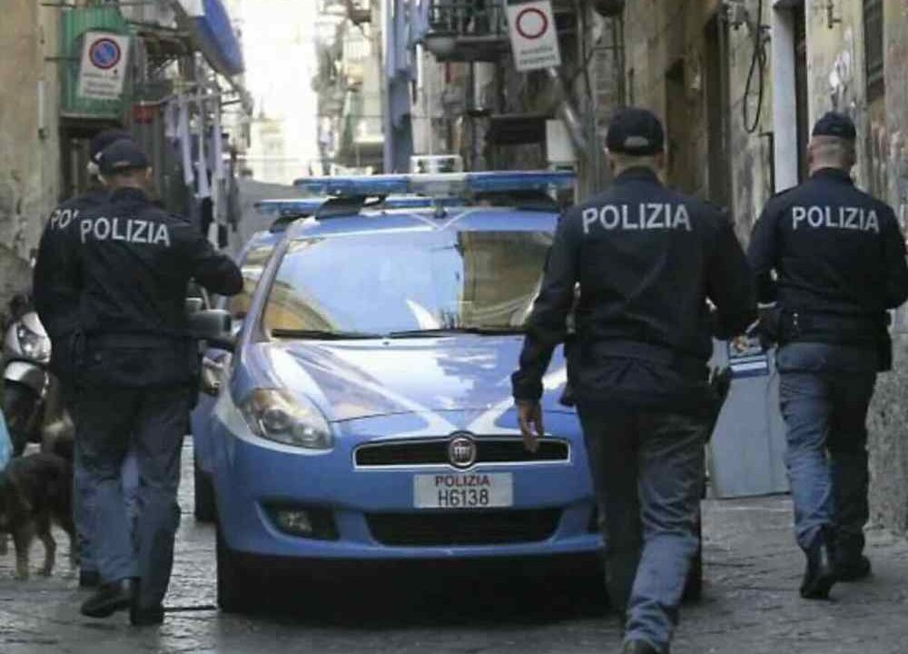 Controlli potenziati nei Quartieri Spagnoli: identificati 241 individui e verificati 51 veicoli