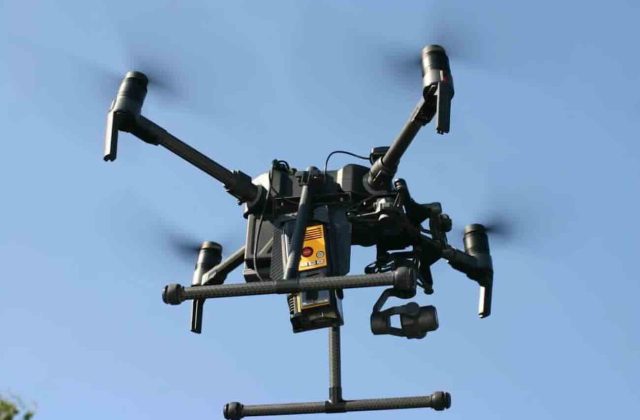 Secondigliano, sequestrato un chilo di hashish: un drone beccato mentre consegnava in carcere