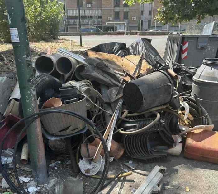 Soccavo, sversamento di rifiuti speciali: denunciata una donna di 55 anni