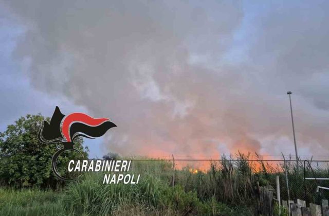 Licola, incendio di sterpaglie in ex base Nato: arrestato il responsabile