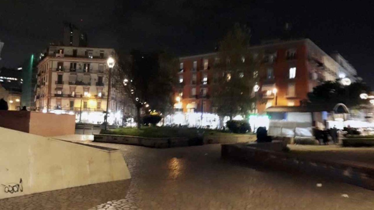 Napoli, turista vittima di violenza dopo un incontro con un spacciatore: arrestato l’autore