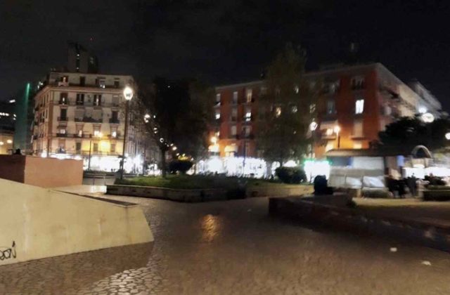 Napoli, turista vittima di violenza dopo un incontro con un spacciatore: arrestato l’autore