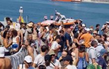 Pozzuoli, il porto riapre dopo la protesta: attesa per l’incontro con il ministro Piantedosi