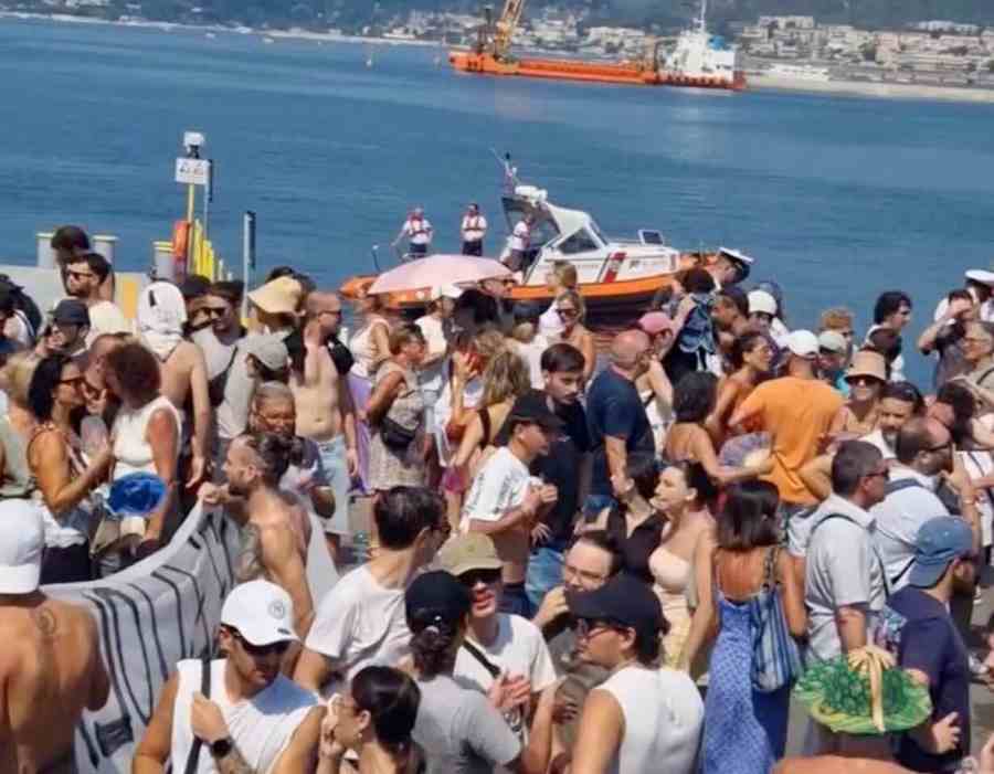 Pozzuoli, il porto riapre dopo la protesta: attesa per l’incontro con il ministro Piantedosi