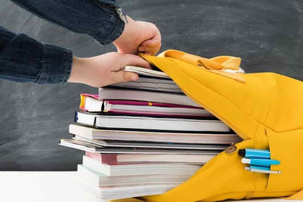 Napoli, bonus per libri di testo: avviate le richieste per i contributi