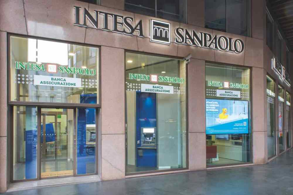 Intesa Sanpaolo investe 100 milioni per supportare famiglie e imprese nei Campi Flegrei