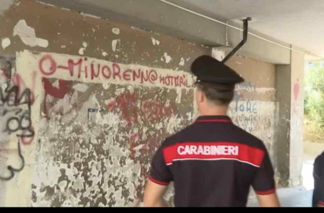 Ponticelli, scontro tra adolescenti: dai messaggi di sfida alla violenza in strada
