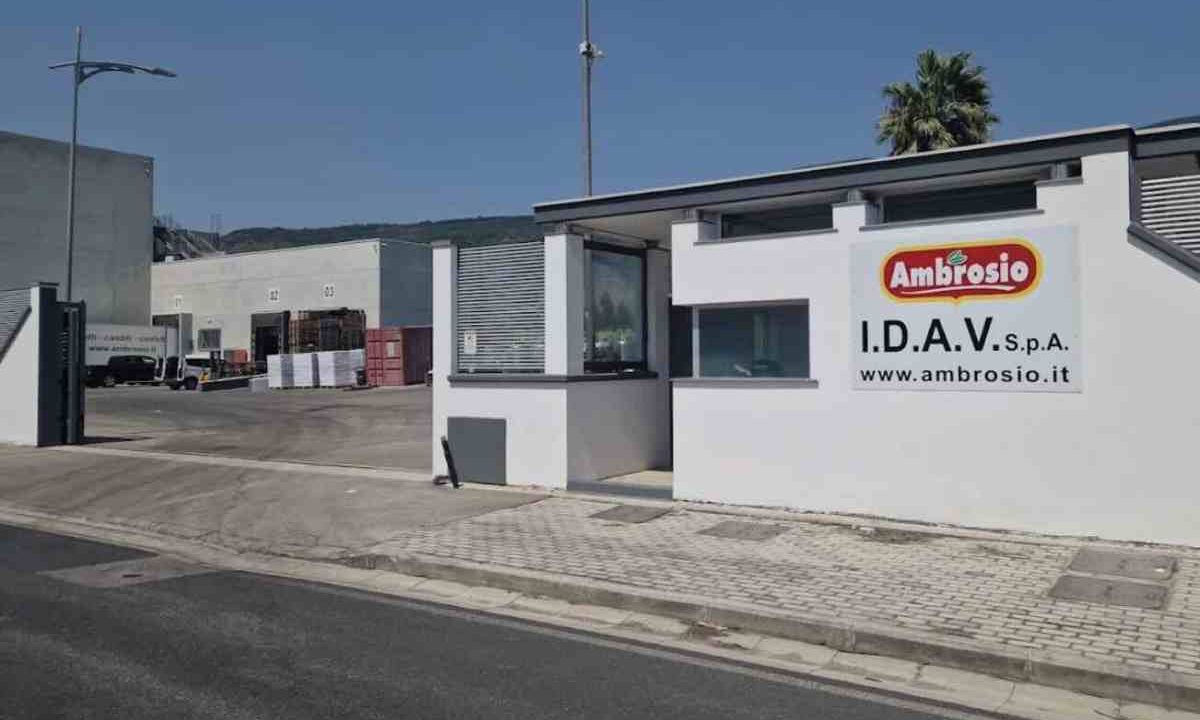 Striano, sigilli a stabilimento dolciario per violazioni ambientali gravi