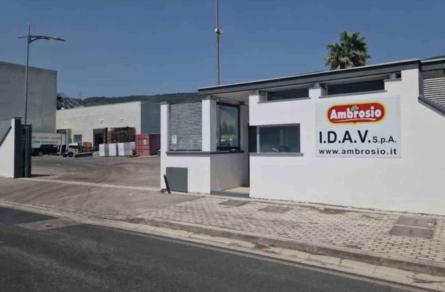 Striano, sigilli a stabilimento dolciario per violazioni ambientali gravi