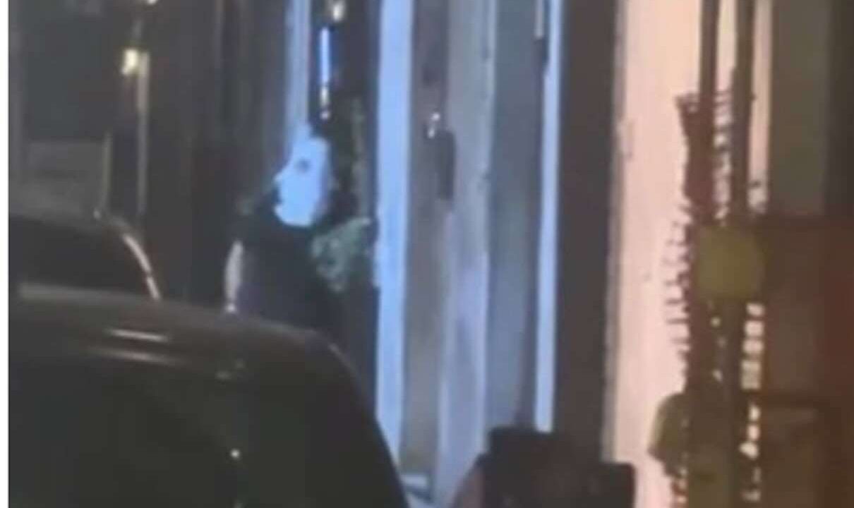 Castellammare, assalto a un hair stylist: fermato un uomo con machete e cappuccio bianco