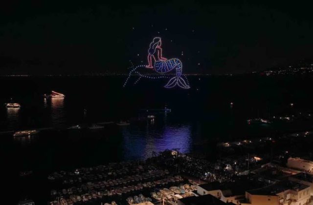 Capri, incanto notturno: 500 droni celebrano l’anima dell’isola per San Lorenzo