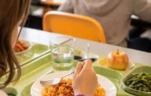 Napoli, avvio delle iscrizioni alla mensa scolastica: novità per il 2026/2027