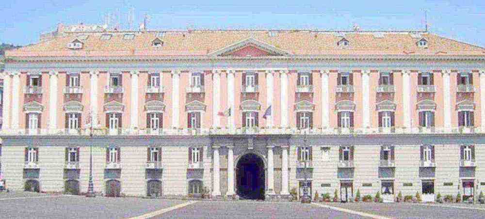Emergenza idrica nel Golfo di Napoli, tavolo di crisi convocato dal Prefetto
