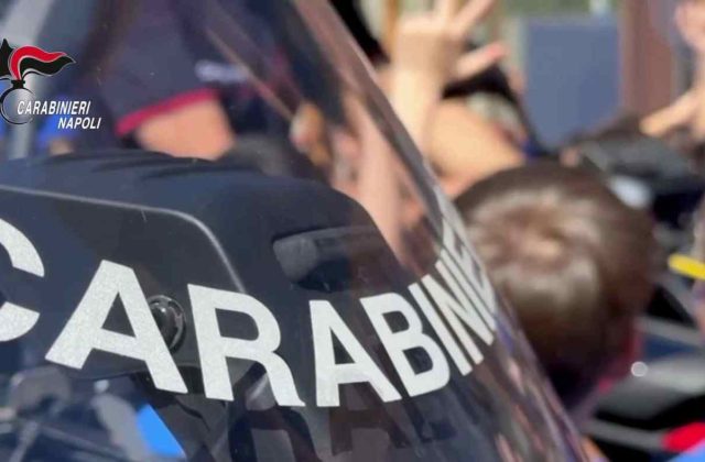 Sorrento, turista australiana aggredita in hotel: arrestato un 37enne per furto e molestie