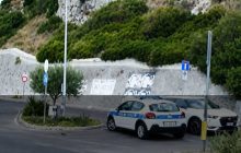 Pozzuoli, il masso che ha sfiorato la tragedia e la notte che non c’è