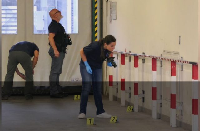 Spari in ospedale a Napoli, il Sappe difende l’agente indagato: tra paura nei reparti e nodo sicurezza