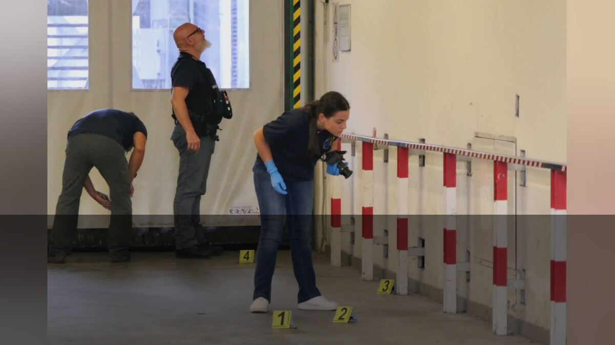 Spari in ospedale a Napoli, il Sappe difende l’agente indagato: tra paura nei reparti e nodo sicurezza
