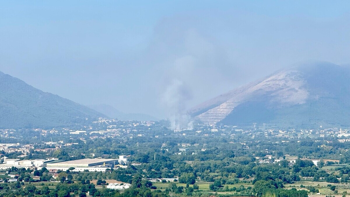 Fumo da Airola: le conseguenze sulla qualità dell’aria a Napoli e i consigli per gli abitanti